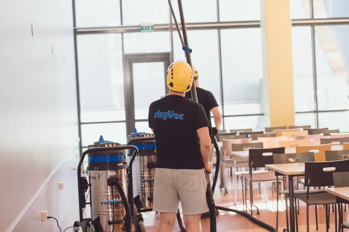 Marilla Oy:n työntekijät julkisessa tilassa