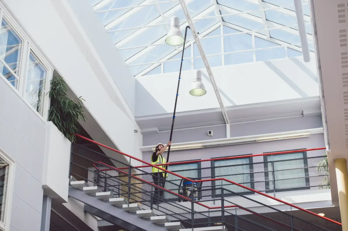 Ylärakenteet siivotaan ilman henkilönostinta